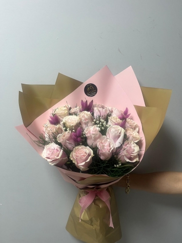 İTHAL PEMBE GÜL BUKETİ